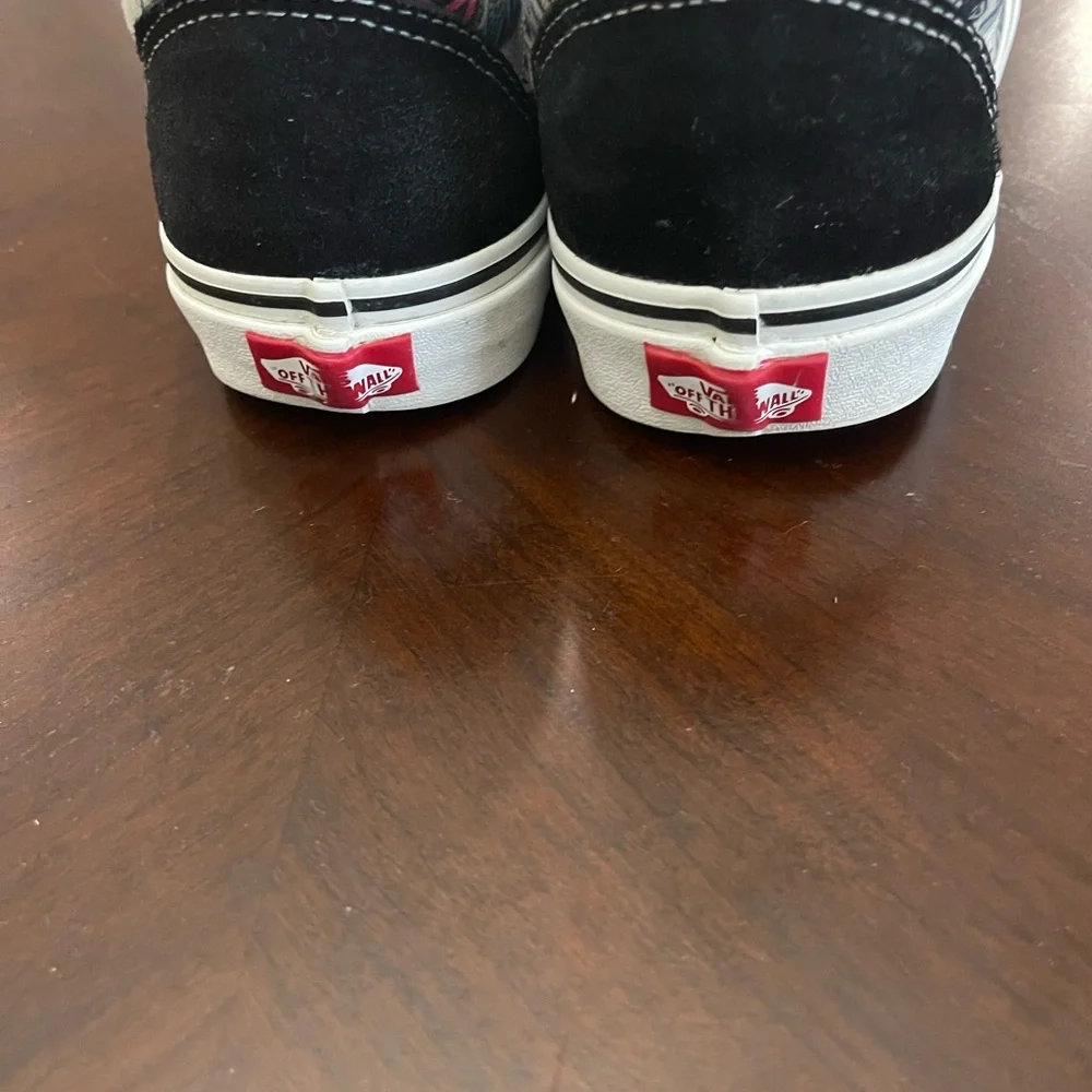 VANS Women’s Size 9 1/2 Black and White Graphic Sneakers - Picture 5 of 8